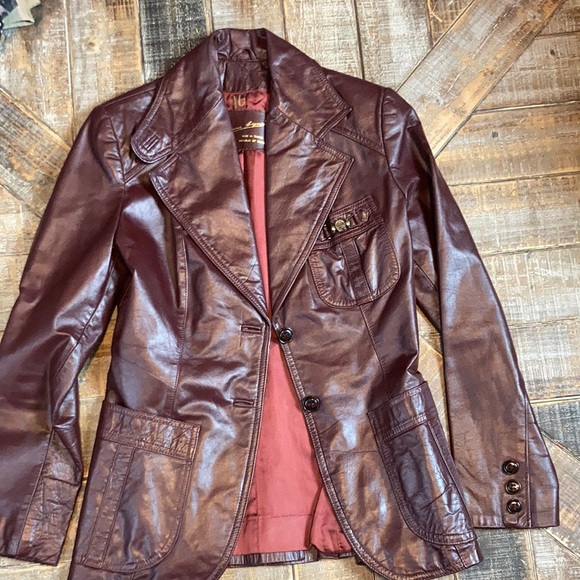 Etienne Aigner Jackets & Blazers - Etienne Aigner vintage leather blazer. Size 10.